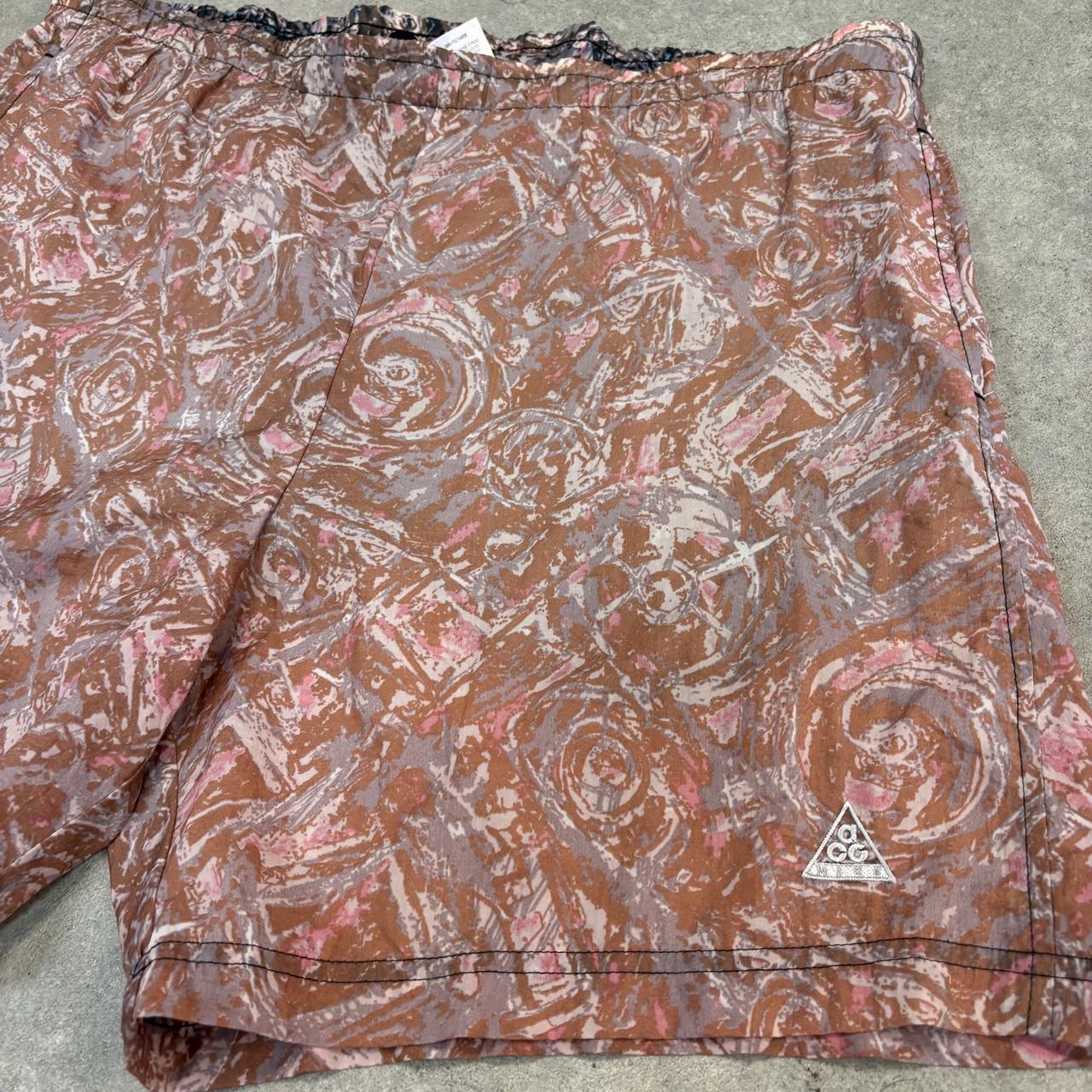 Vintage Nike ACG Shorts Mens Medium Red Patterned Active Summer Gorpcore Streetwear 90s Y2K 00s