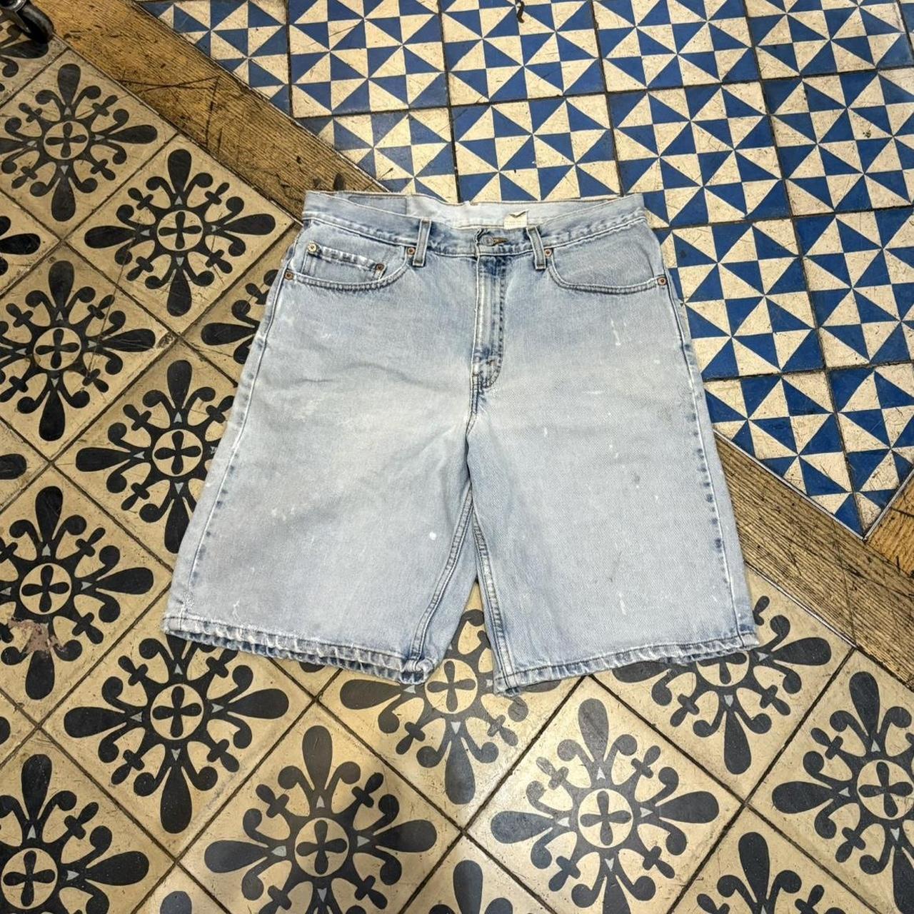JRT106 - Vintage Retro Essential Levi's 550 Light Blue Wash Denim Shorts Jorts with detailed patch Logo carpenter workwear #hiphop #90s #jorts #skater #levis