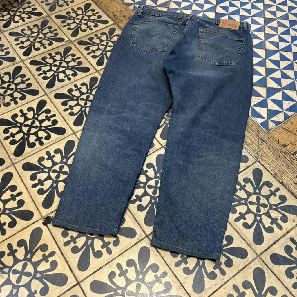 TRW536F - Vintage retro essential Altered Levi’s 505 Tapered Blue Wash Denim Jeans Trousers pants #denim #levis #tapered #levis505 #jeans