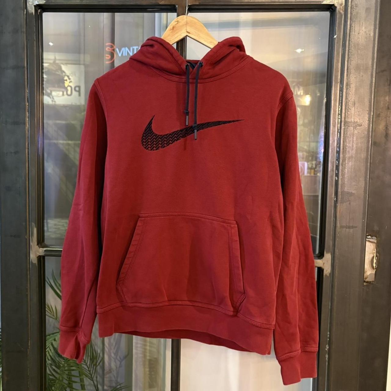 Vintage Retro Essential Burgundy Nike Sweatshirt Hoodie with embroidered geometric swoosh logo #90s #sportswear #essential #nike #y2k