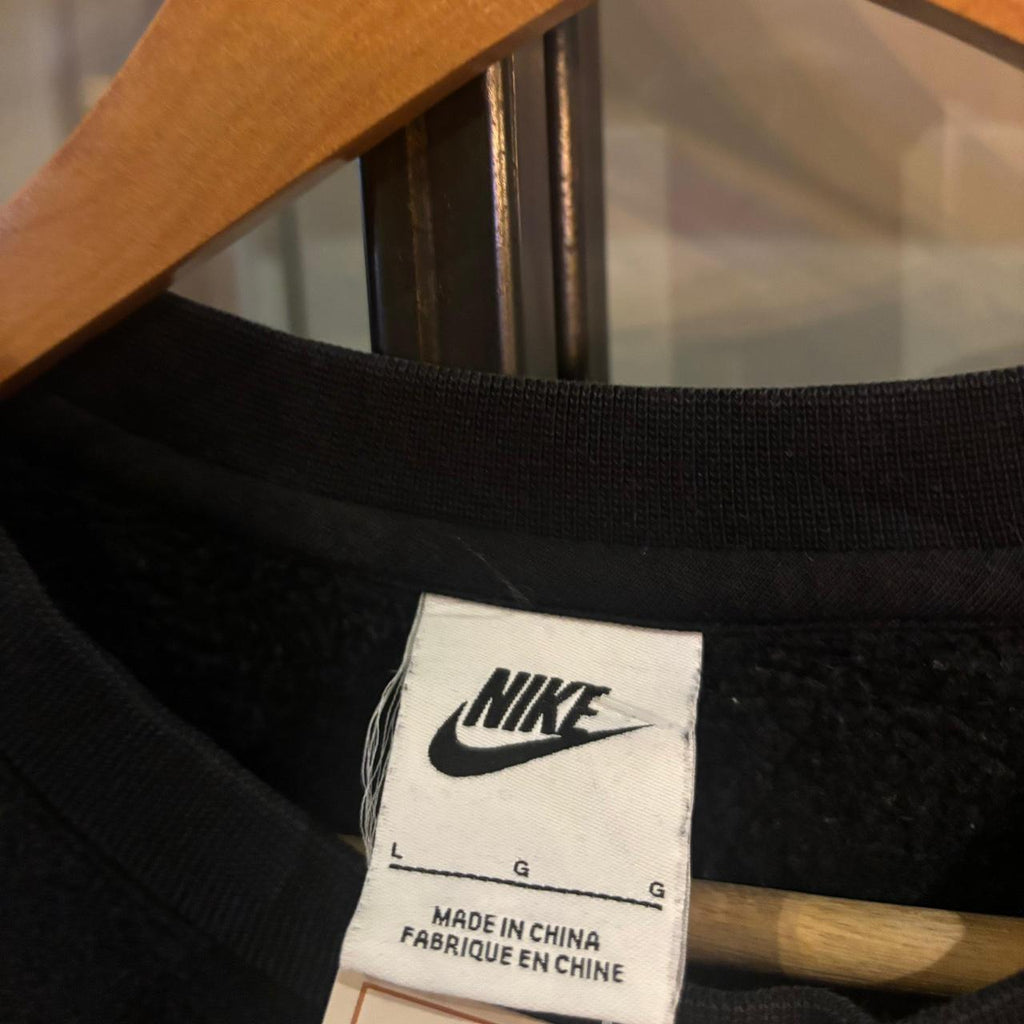 SWT638F - Vintage Retro Essential Black Nike Crewneck Jumper Sweatshirt with embroidered logo #90s #sportswear #essential #y2k #nike