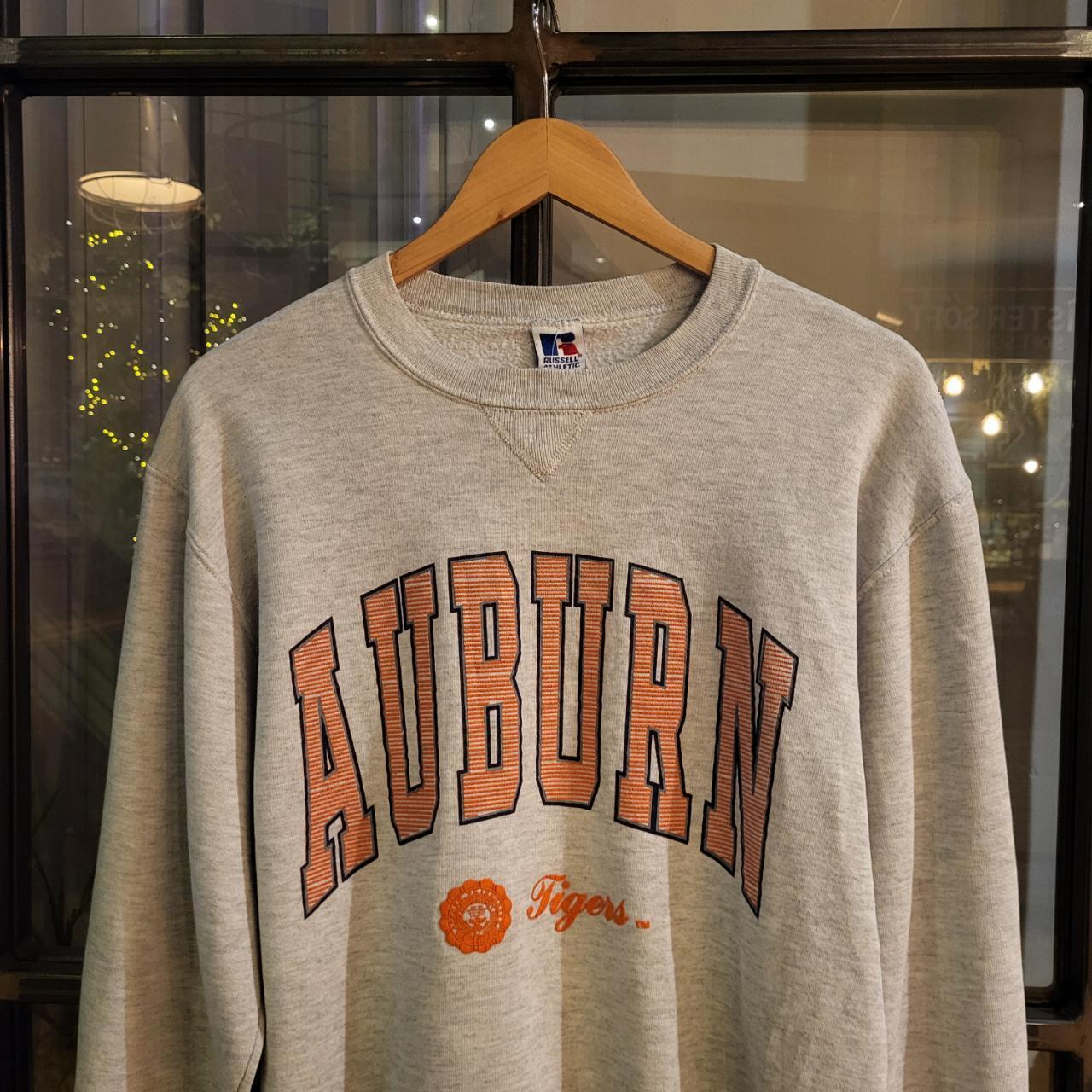 1224C35 - Vintage Retro Essential Auburn Tigers Grey Jumper Pullover Crewneck Sweatshirt 90s y2k style #casual #college #varsity #college #sportswear