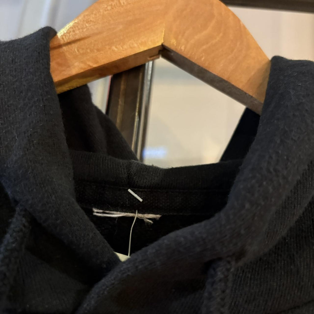 SWT674F-P - Vintage Retro Essential Black Gap Hoodie Jumper Sweatshirt with small embroidered chest logo #90s #sportswear #essential #y2k #gap