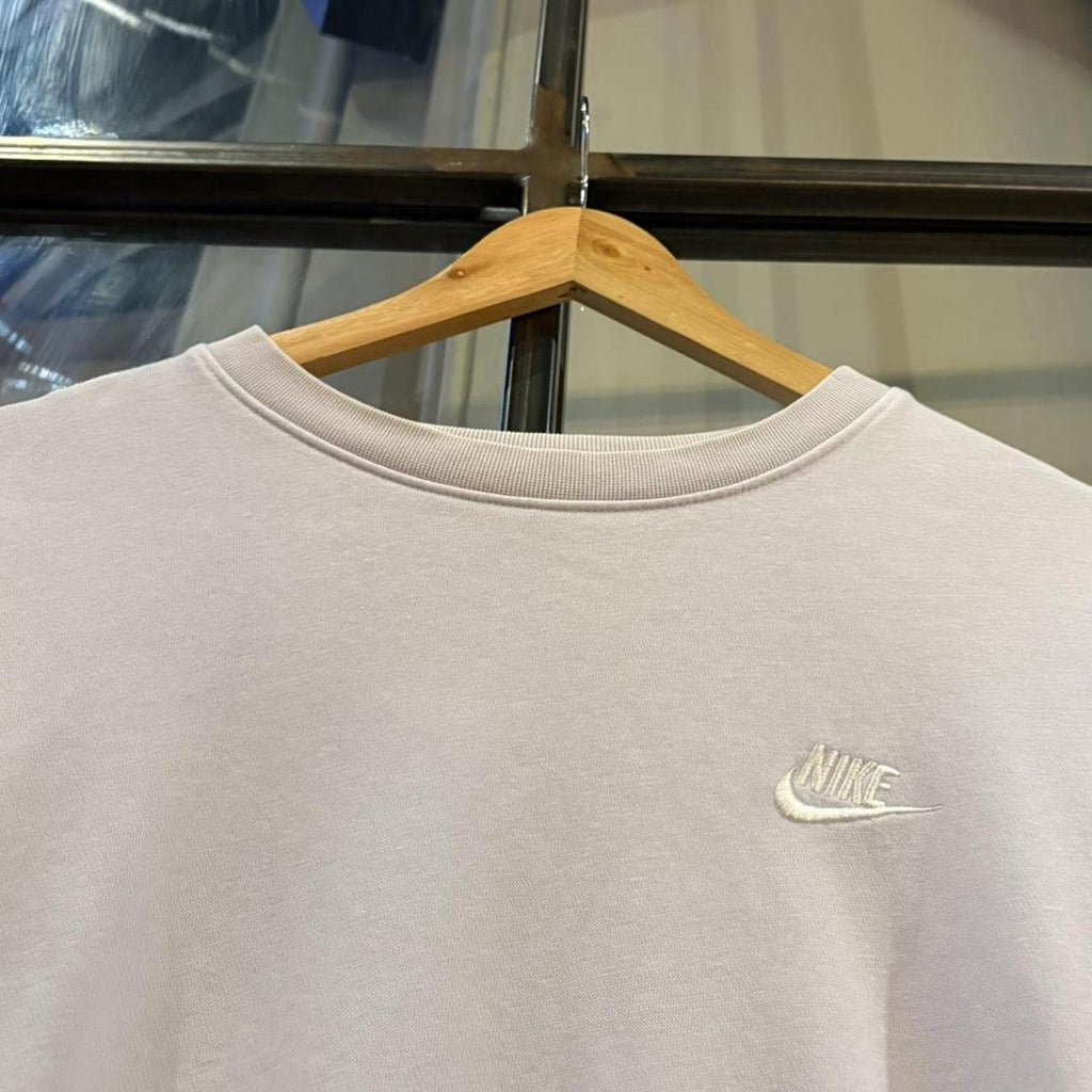 MA2207HV-P - Vintage Retro Essential Lilac Nike Crewneck Jumper Sweatshirt with embroidered swoosh logo #90s #sportswear #essential #y2k #nike