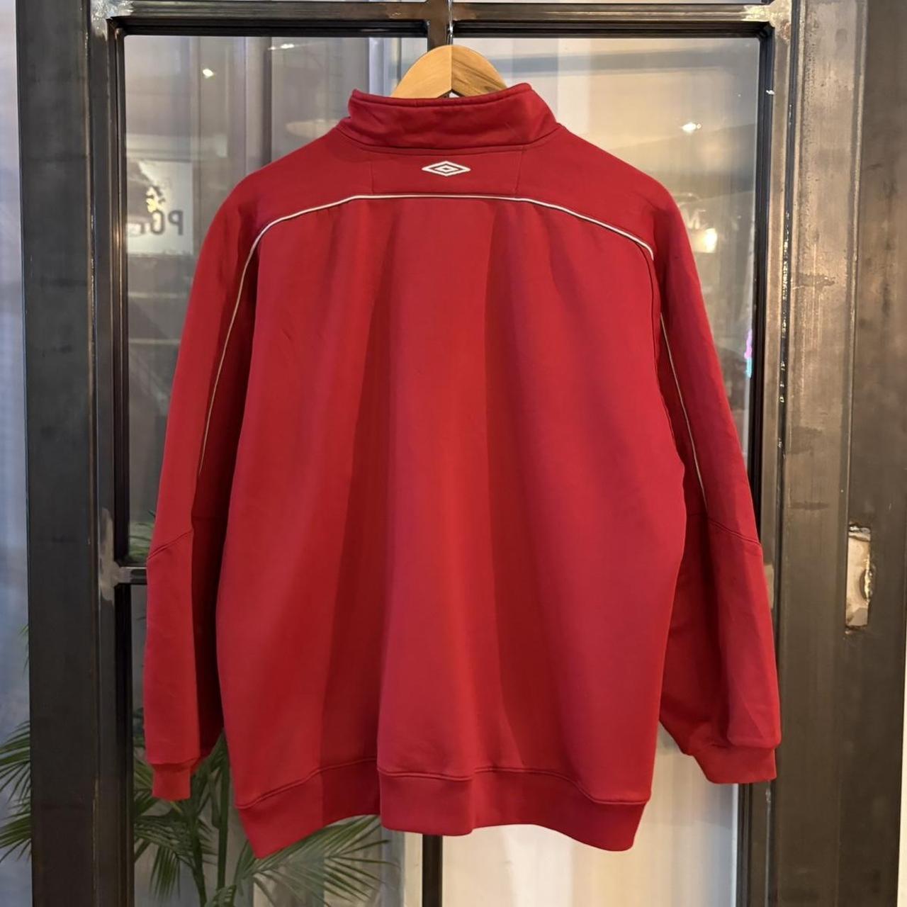 MA2207JG-P - Vintage Retro Essential Red Umbro 1/4 Zip Fleece Jumper Sweatshirt with embroidered chest and sleeve logo #90s #sportswear #essential #y2k #umbro