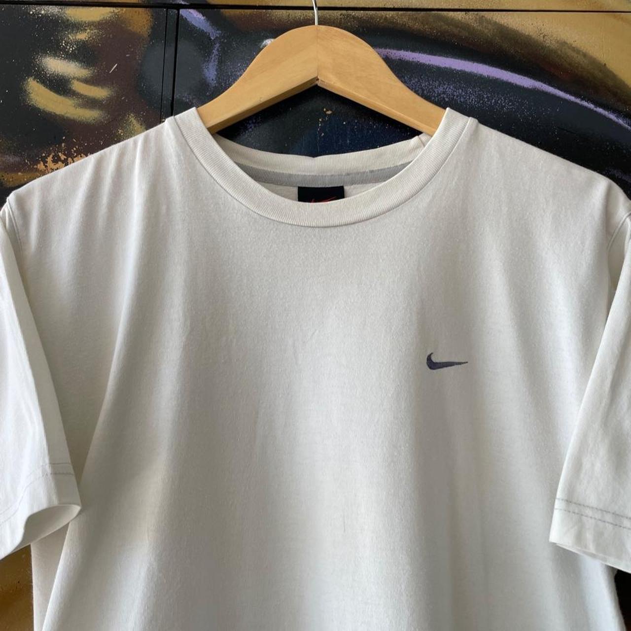 90’s Nike Embroidered Swoosh Tee