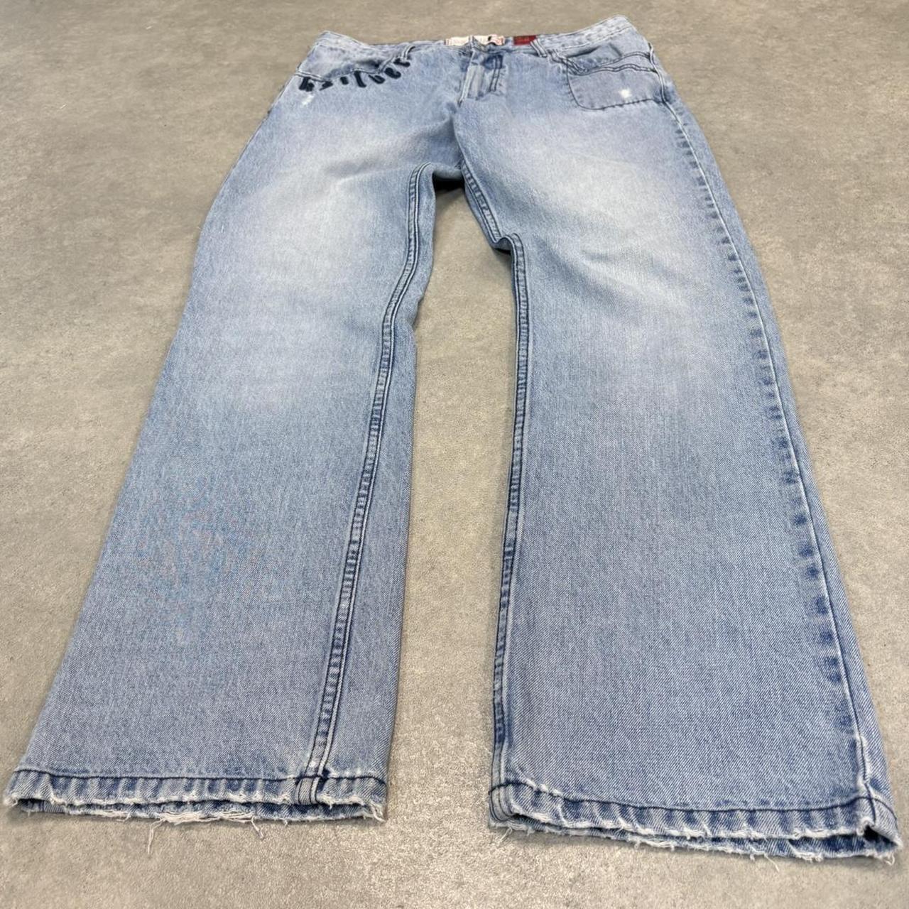 MES0901K-U - Vintage retro essential Quiksilver Light Blue Wash Denim Straight Leg Y2k Jeans Trousers pants with light  distressing and embroidered logos #denim #straightleg #quiksilver #surfer #y2k
