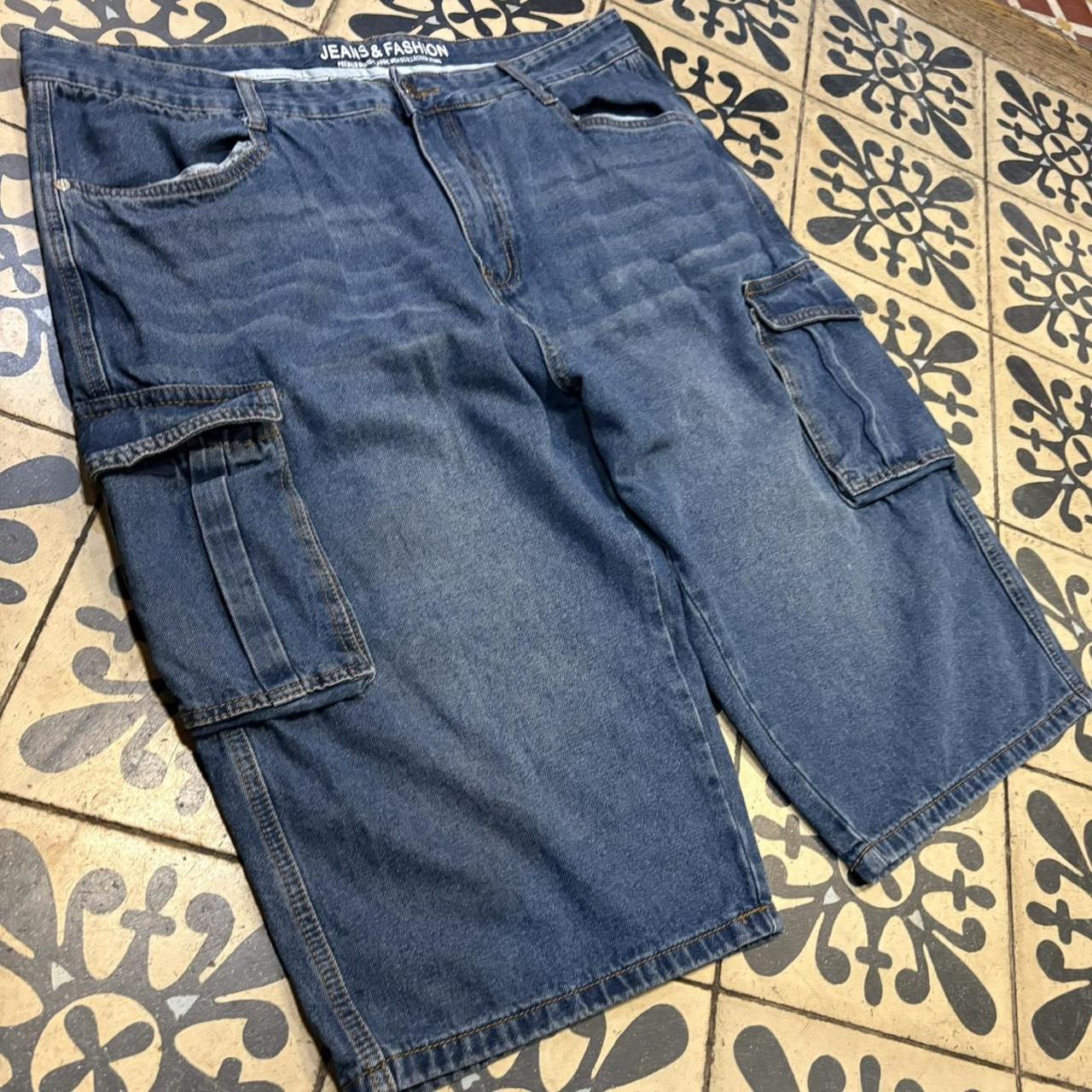 MA0503P-P - American Vintage Retro Essential Jeans & Fashion Blue Wash Denim Shorts Jorts with detailed patch Logo hip hop baggy wide leg 90s 00s y2k grunge streetwear style workwear #hiphop #90s #jorts #skater