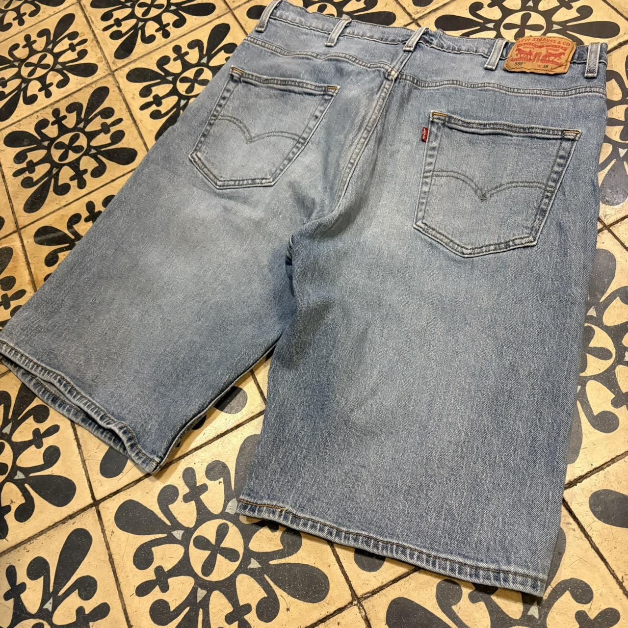 MA0503AB-P - American Vintage Retro Essential Levi’s 569 Blue Wash Denim Shorts Jorts with detailed patch Logo hip hop baggy wide leg 90s 00s y2k grunge streetwear style workwear #hiphop #90s #jorts #skater #levis