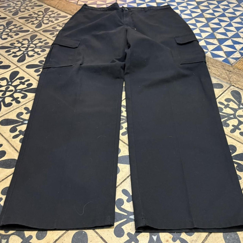 BR1011DU-F - Vintage retro essential  Black Dickies Cargo Trousers pants casual workwear #skater #utility #workwear #cargo #dickies