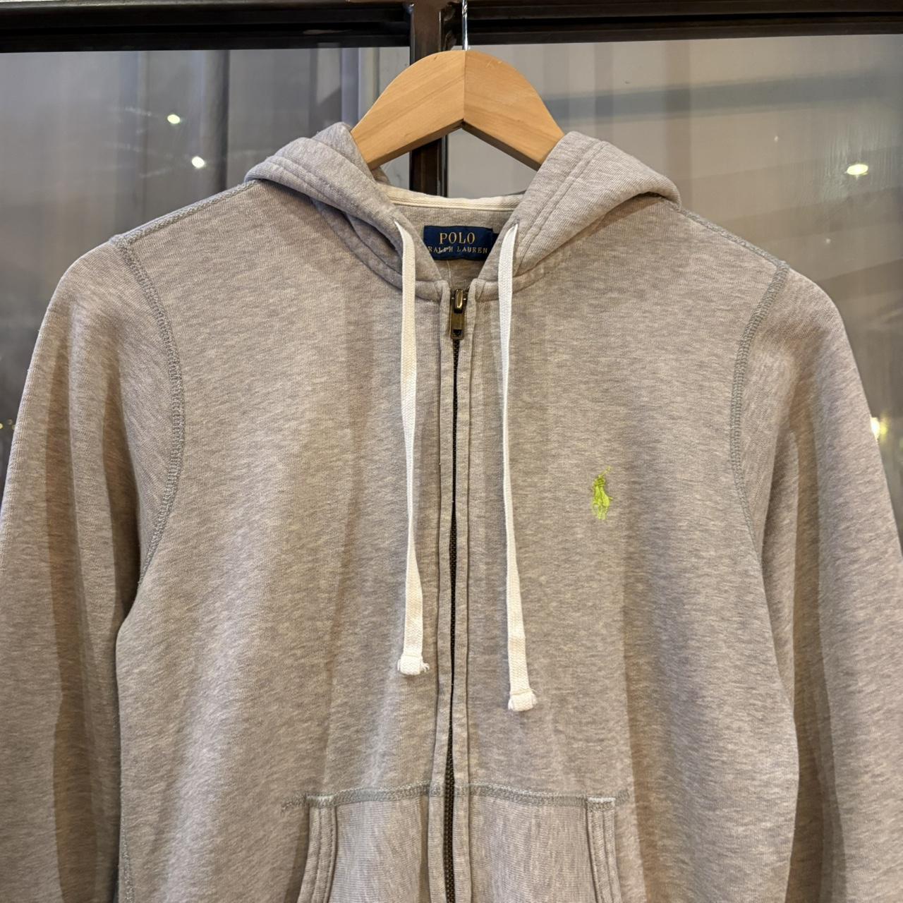 MA2207BB-P - Vintage Retro Essential Grey Polo Ralph Lauren Sweatshirt Hoodie with embroidered logo #ralphlauren #hoodie #oldmoney #preppy #y2k