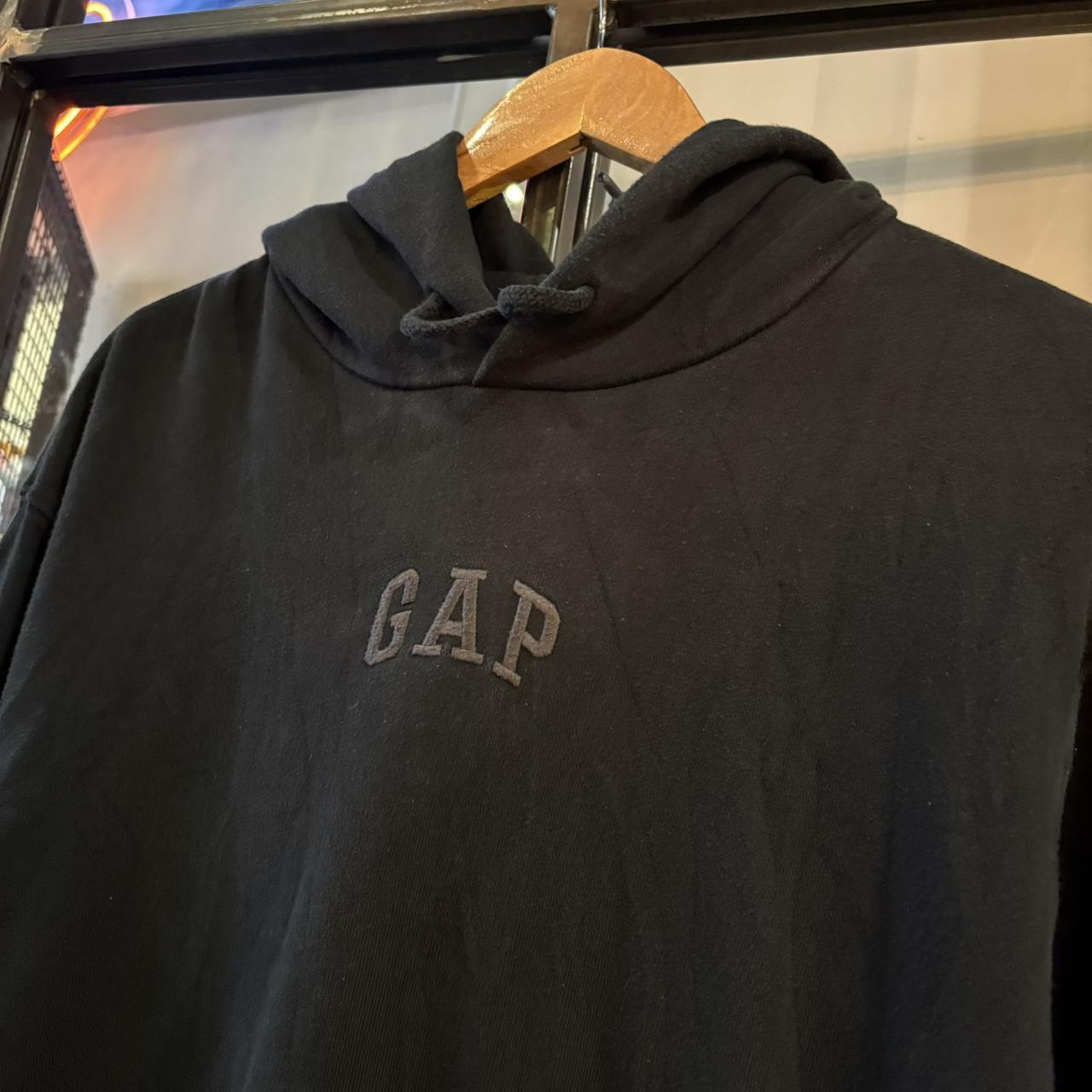 SWT674F-P - Vintage Retro Essential Black Gap Hoodie Jumper Sweatshirt with small embroidered chest logo #90s #sportswear #essential #y2k #gap