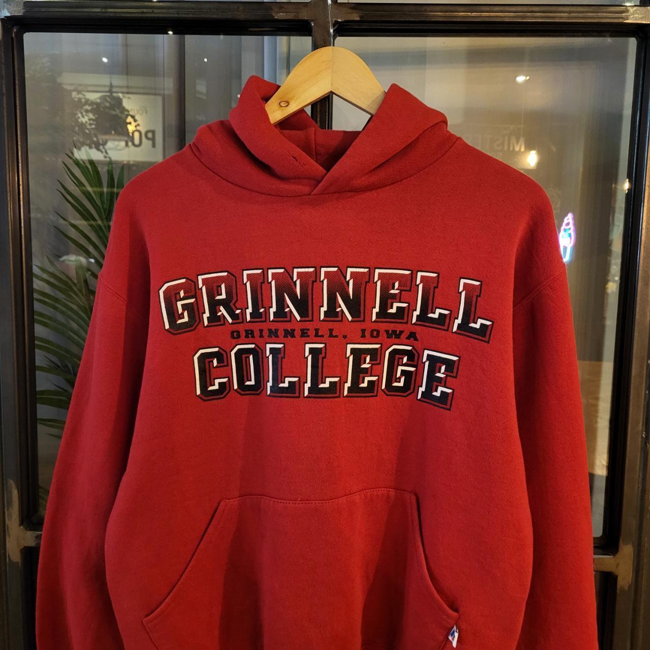 SWT092 - American Vintage retro red essential Russell Athletic Grinnell College hoodie sweatshirt with front Graphic Print #grinnell #varsity #college #casual