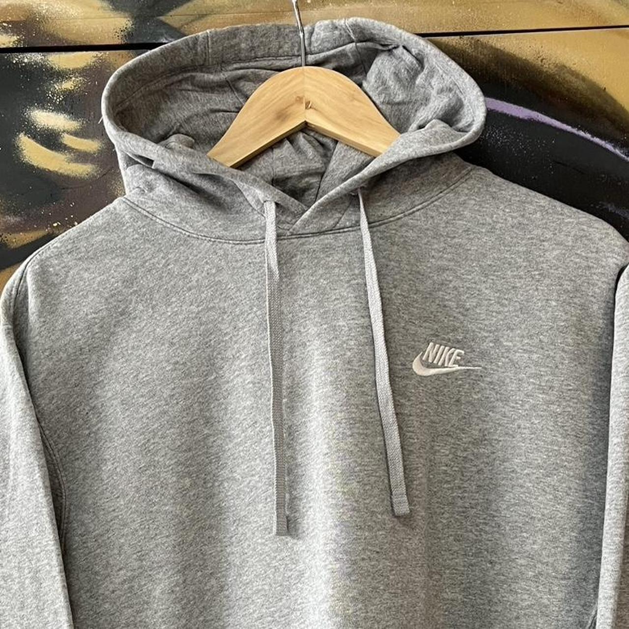 Nike Small Logo Essential Hoodie