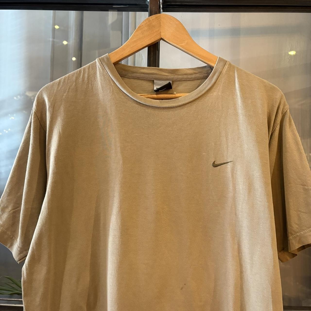 VIN3108N-F - Vintage Retro Essential Beige 2000’s Nike Top Tee T-shirt #swoosh #nike #y2k #essential #basic