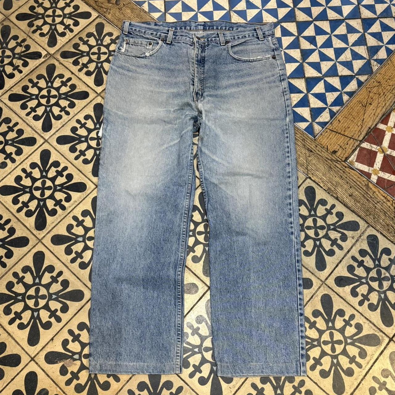 BR2401DD-F - Vintage retro essential  Levi's 501 Light Blue Wash Denim Jeans Trousers pants #denim #straightlef #levis #levis501 #lightwash