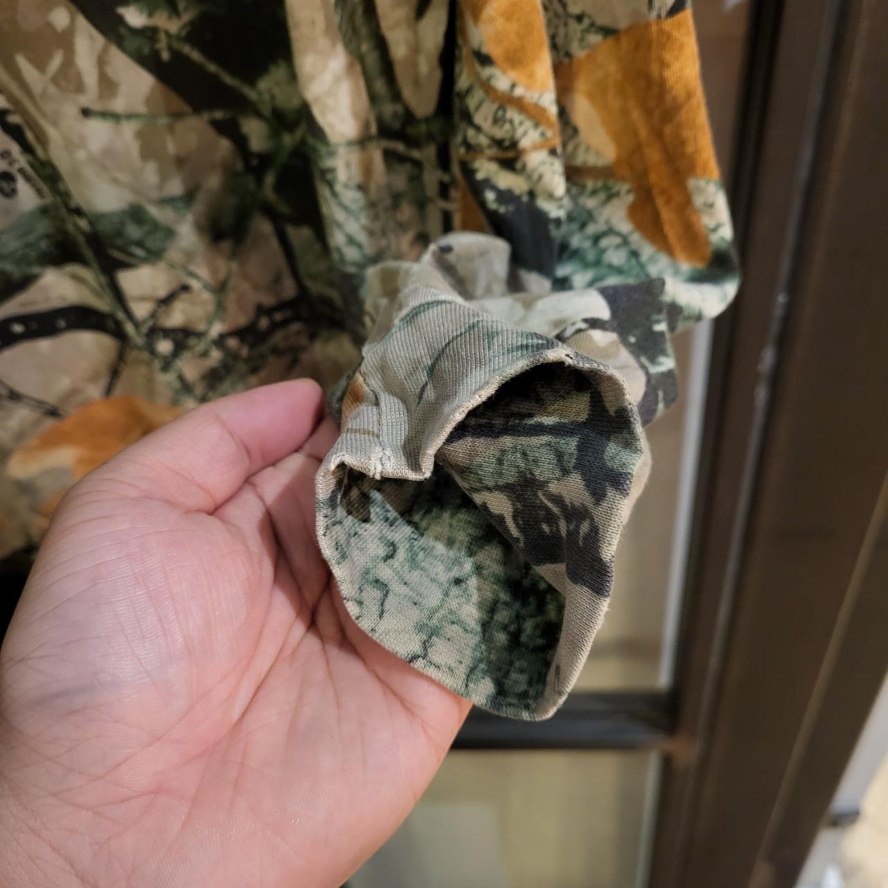 RTT214 - Vintage Retro essential RealTree Camouflage Khaki Green Brown Field Hunting graphic print Top Longsleeve T-Shirt Tee #realtree #y2k #utility #camo #hunting
