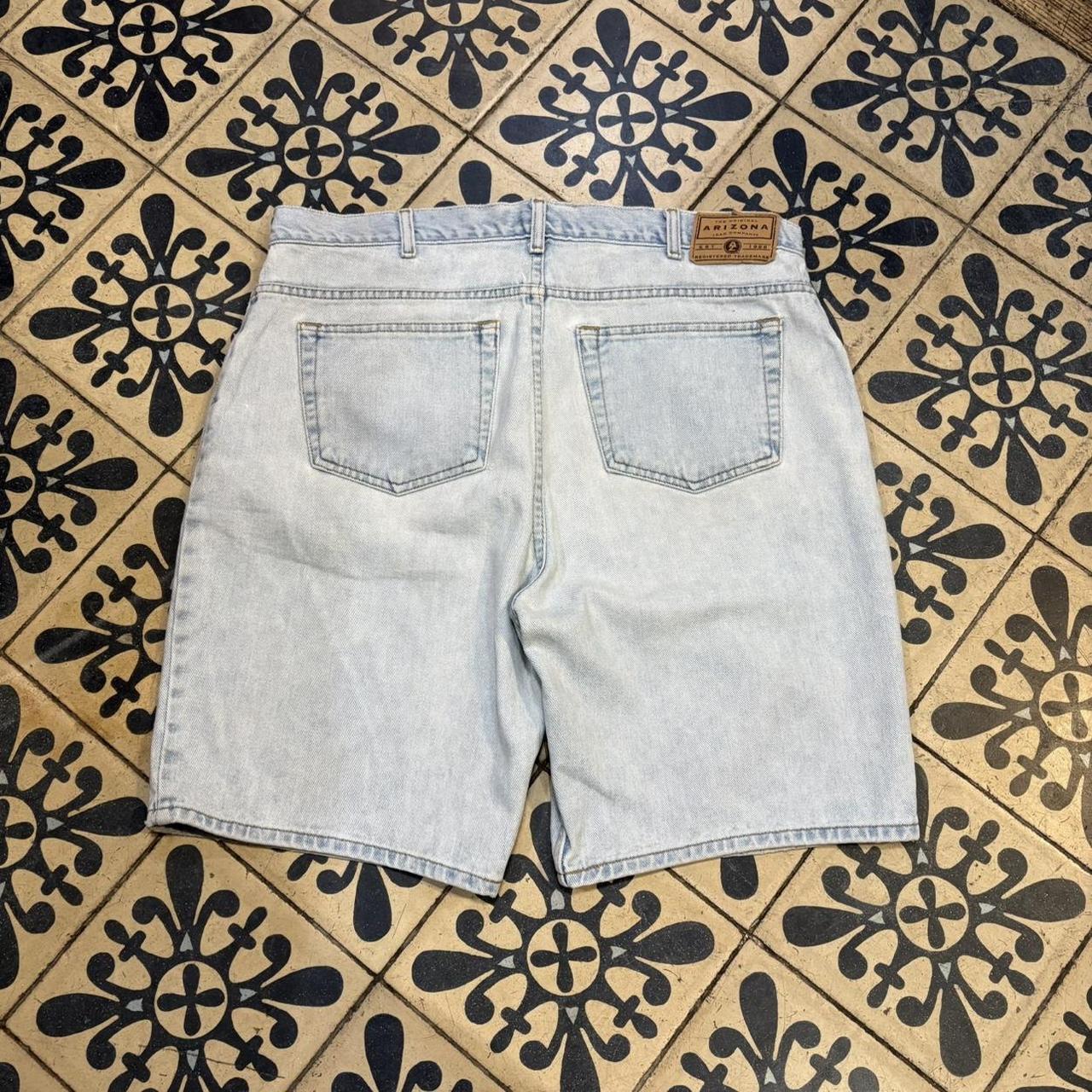 MA0503X-U - American Vintage Retro Essential Arizona Light Blue Wash Denim Relaxed Fit Shorts Jorts with detailed patch Logo hip hop baggy wide leg 90s 00s y2k grunge streetwear style workwear #hiphop #90s #jorts #skater #lightwash