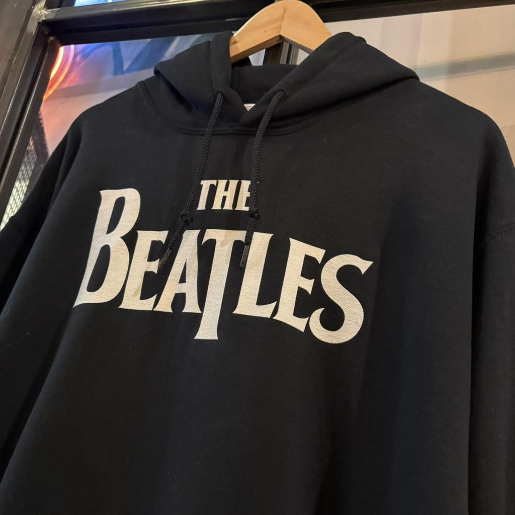 0425A67UF - Vintage Retro Essential Black The Bealtes British Rock Music Band Concert Tour Sweatshirt Hoodie with spell-out print logo #rock #tour #music #thebealtes #y2k