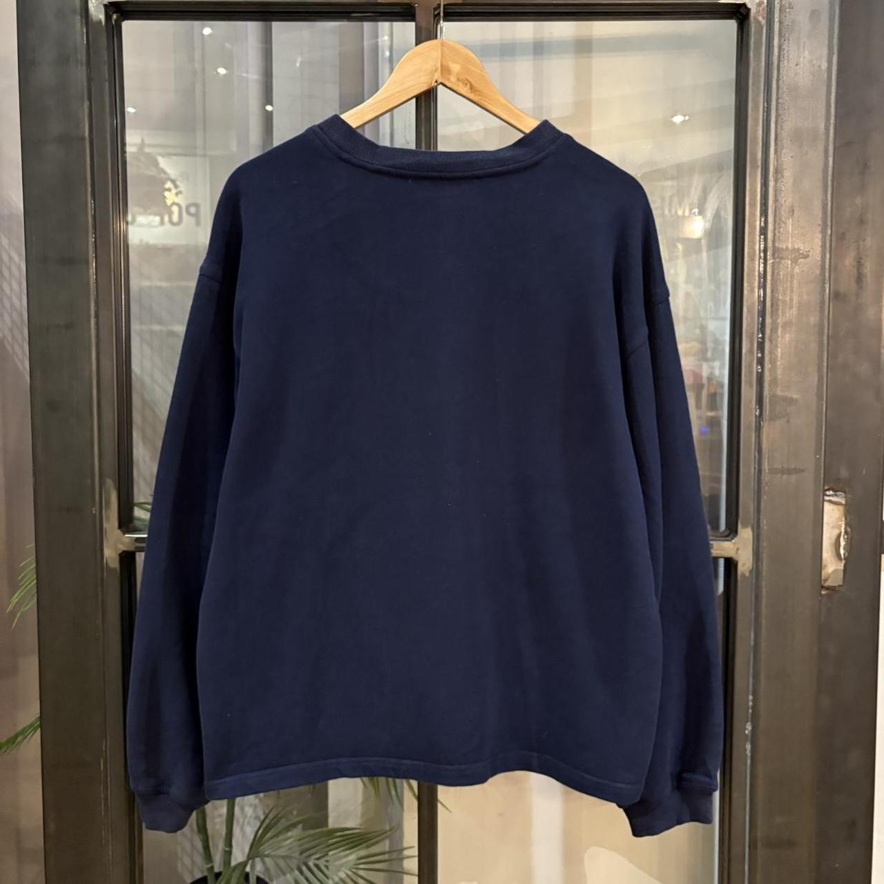 MA0406FS-P - Vintage Retro Essential Navy Fila V-Neck Crewneck Jumper Sweatshirt with embroidered logo #90s #sportswear #essential #y2k #fila
