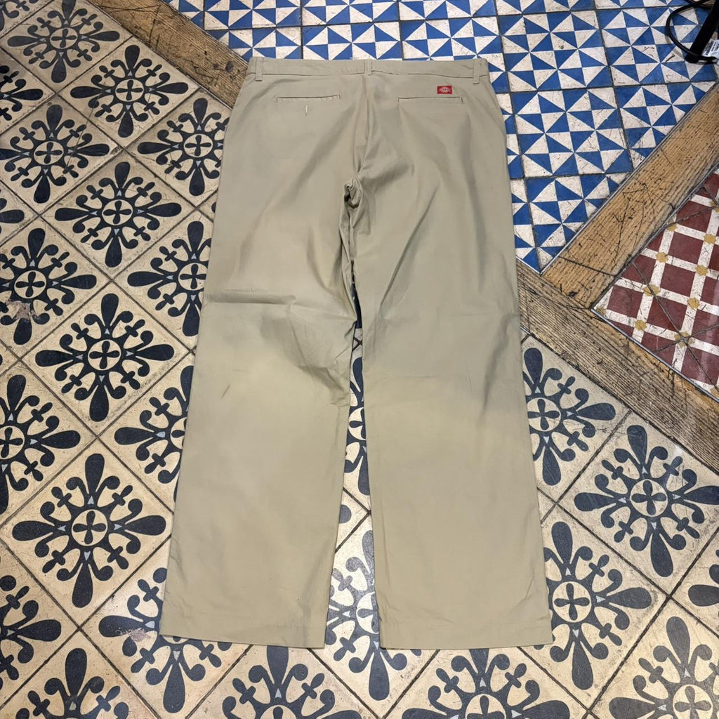 TRW471F-P - Vintage retro essential Beige Dickies Trousers pants casual workwear #skater #utility #workwear #carpenter #dickies