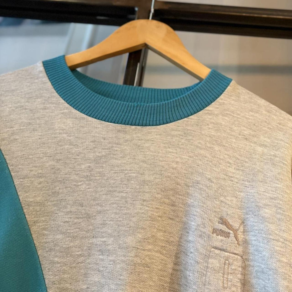 Vintage Retro Essential Grey Puma Crewneck Jumper Sweatshirt with embroidered logo and diagonal Teal and Pink Side Stripe #90s #sportswear #essential #y2k #puma