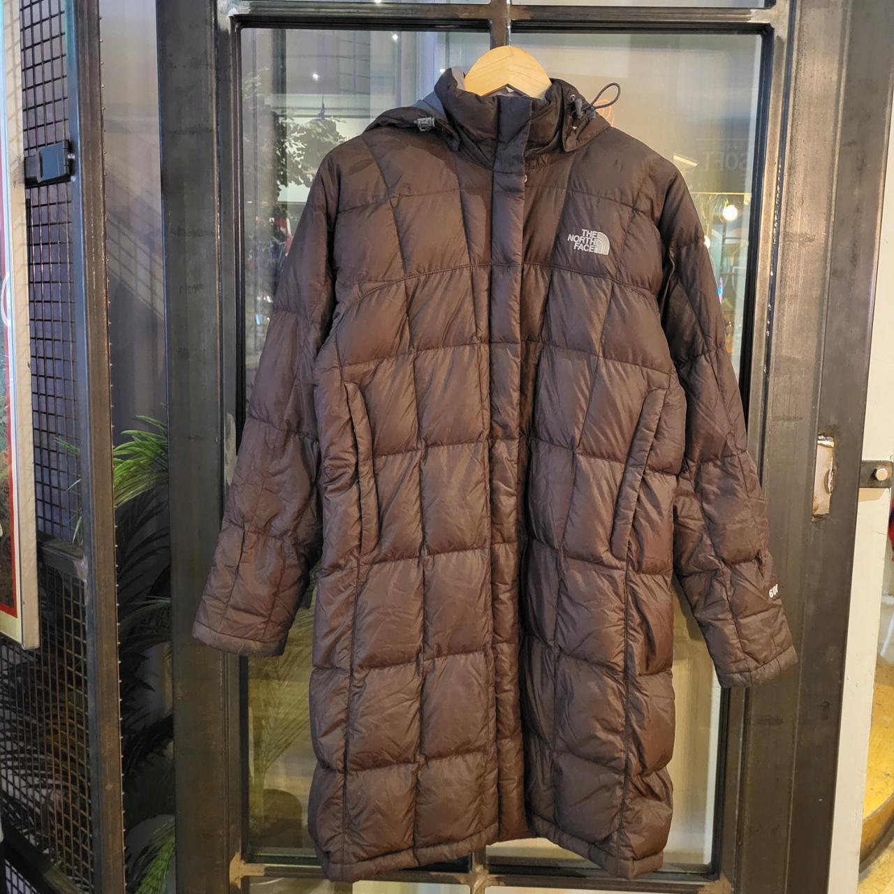 WCJ002 - Vintage Retro essential The North Face Chocolate Brown Mocha down puffer padded jacket long coat branded with logo #90s #gorpcore #preppy #thenorthface