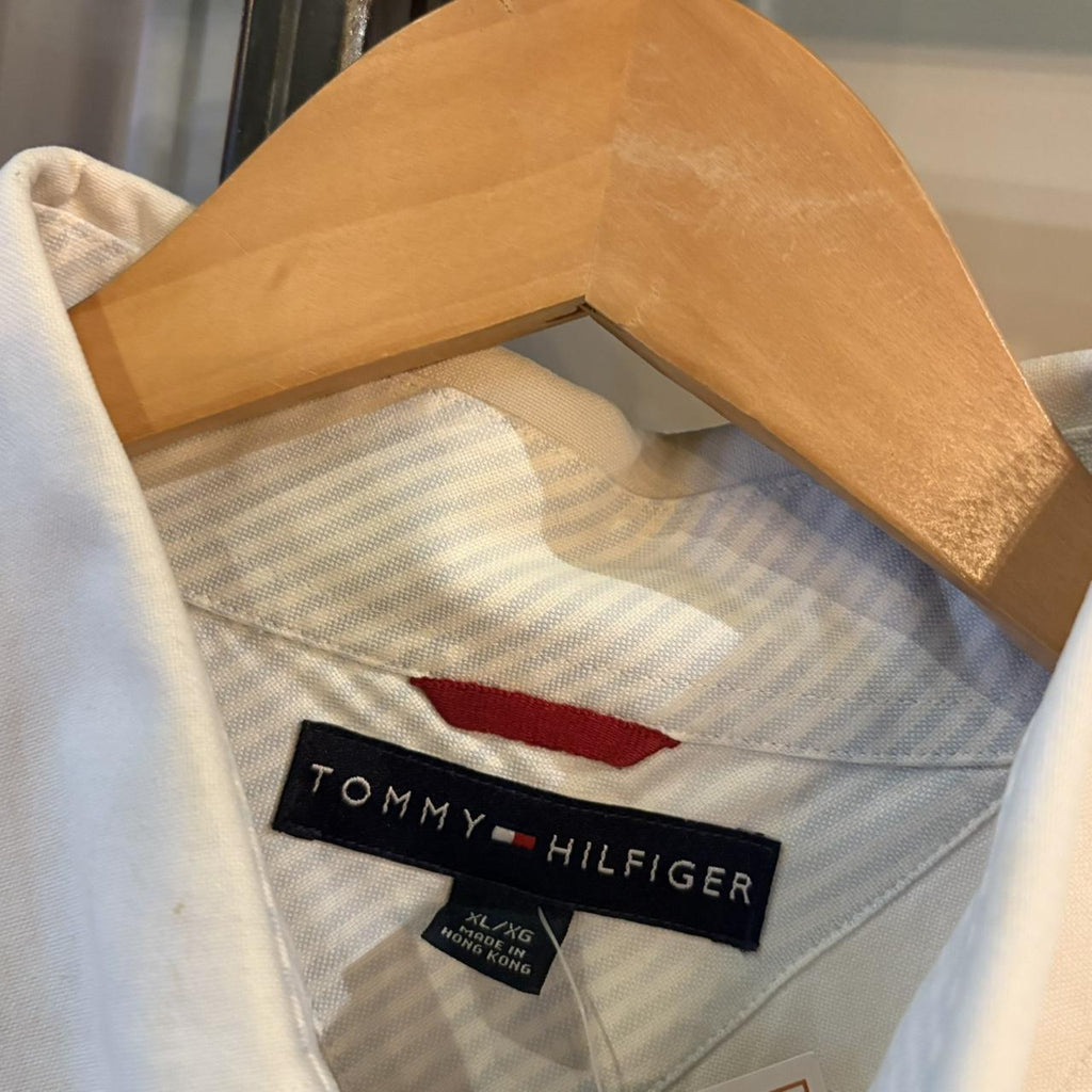 0125B57F - Vintage retro essential Tommy Hilfiger White Plain Longsleeve collared button up polo shirt top #Y2K #preppy #chiefkeef #smartcasual #oldmoney