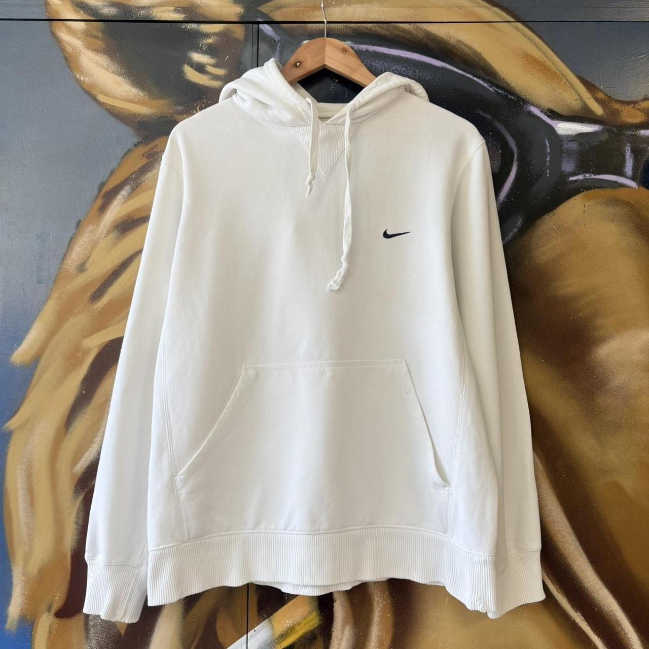 BR1912AMH-U - Vintage Retro Essential White Nike Sweatshirt Hoodie with embroidered swoosh logo #90s #sportswear #essential #nike #y2k