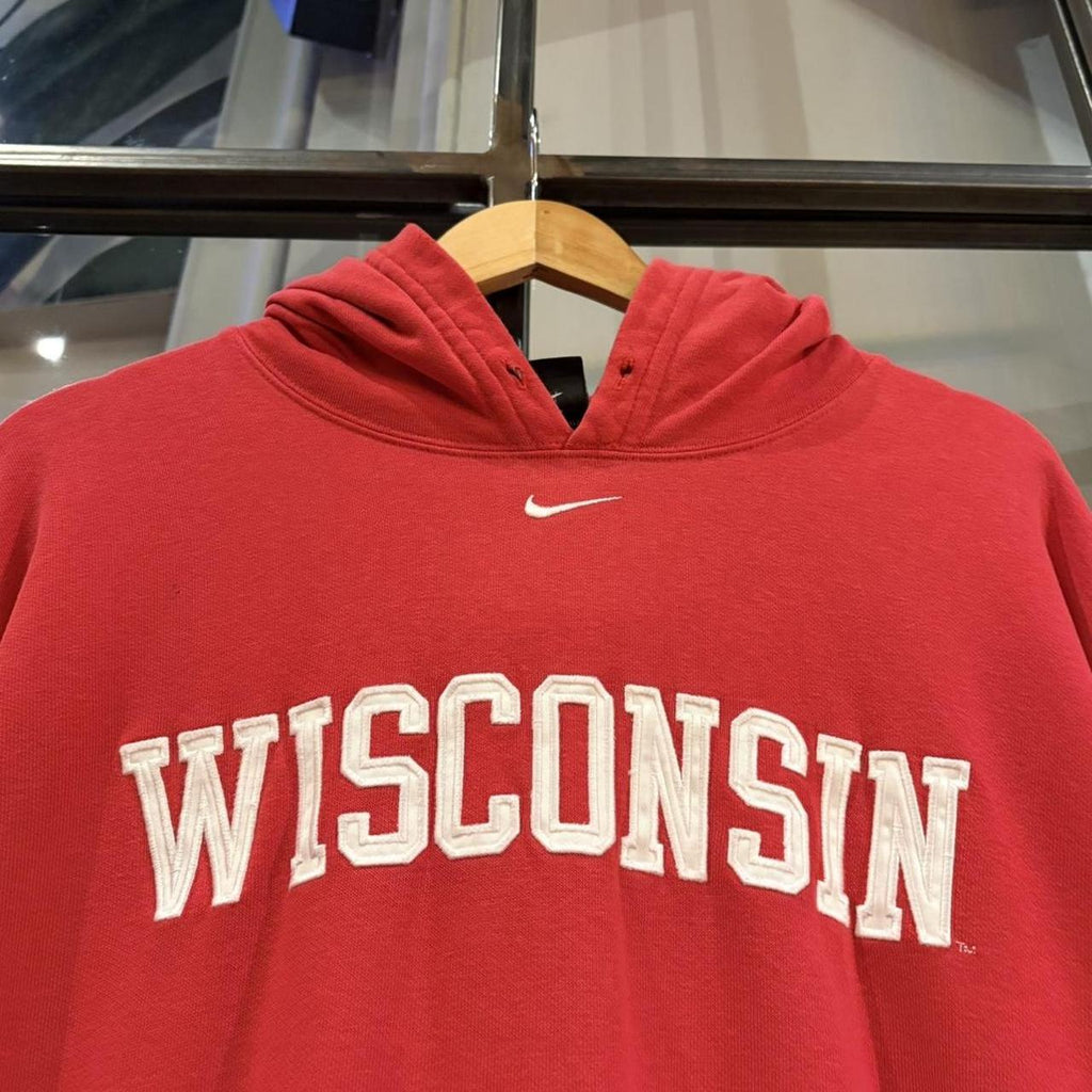 Vintage Retro Essential Red Nike Wisconsin Sweatshirt Hoodie with embroidered centre swoosh logo #90s #sportswear #nike #wisconsin #y2k
