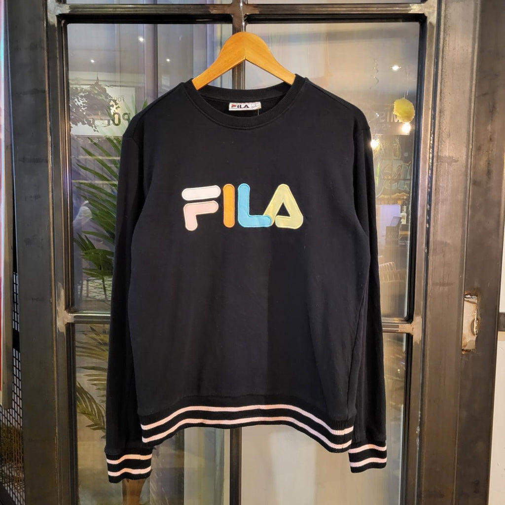 SWT087 - American Vintage retro black multi-colour essential Fila sweatshirt jumper crewneck with logo true vintage Y2K 90s wide boxy fit