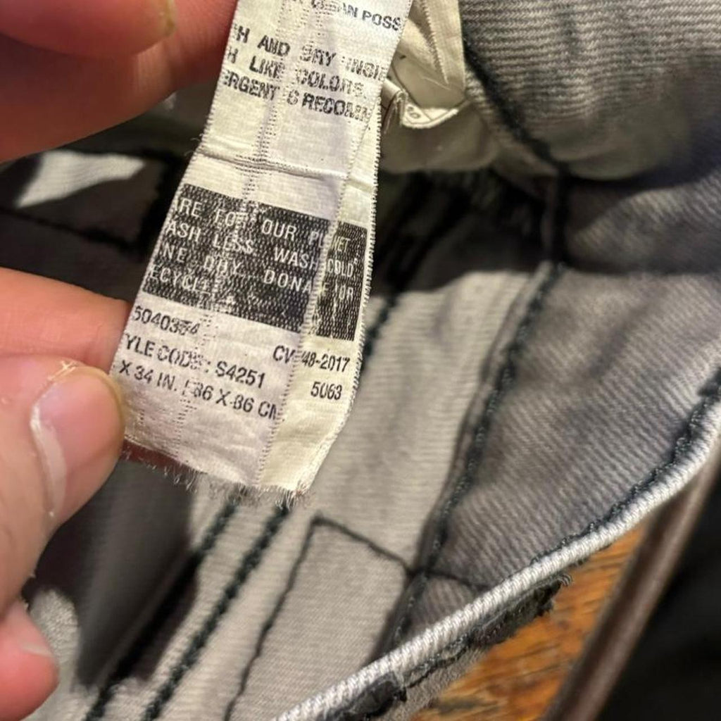 BR1209NO-F - Vintage retro essential  Levi’s Straight Leg Light Grey Wash Denim Jeans Trousers pants #denim #levis #jeans #skater