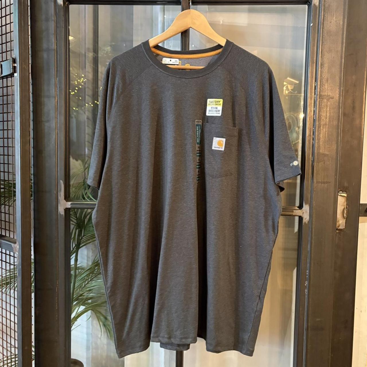 TEE501F - Brand New with Tags Essential Dark Grey Carhartt Pocket Top Tee T-shirt with embroidered patch logo #skater #workwear  #carhartt #y2k #pockettee