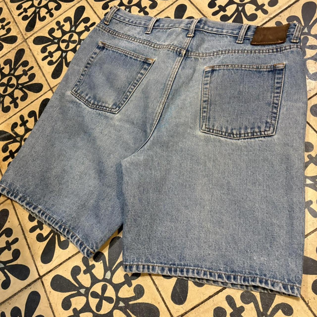 MA0503AH-P - American Vintage Retro Essential Calvin Klein Blue Wash Denim Shorts Jorts with detailed patch Logo hip hop baggy wide leg 90s 00s y2k grunge streetwear style workwear #hiphop #90s #jorts #skater #calvinklein