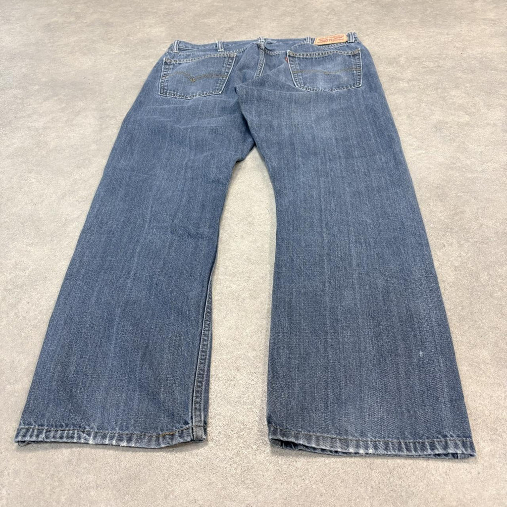 BR2701FO-U - Vintage retro essential Levi’s 514 Straight Leg Blue Wash Denim Jeans Trousers pants #denim #levis #levis514 #starightleg #jeans