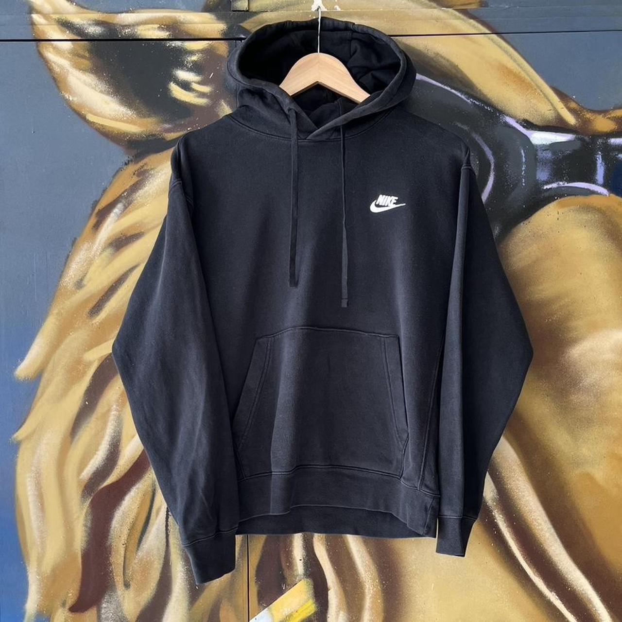 Nike Essential Small Embroidered Logo Hoodie