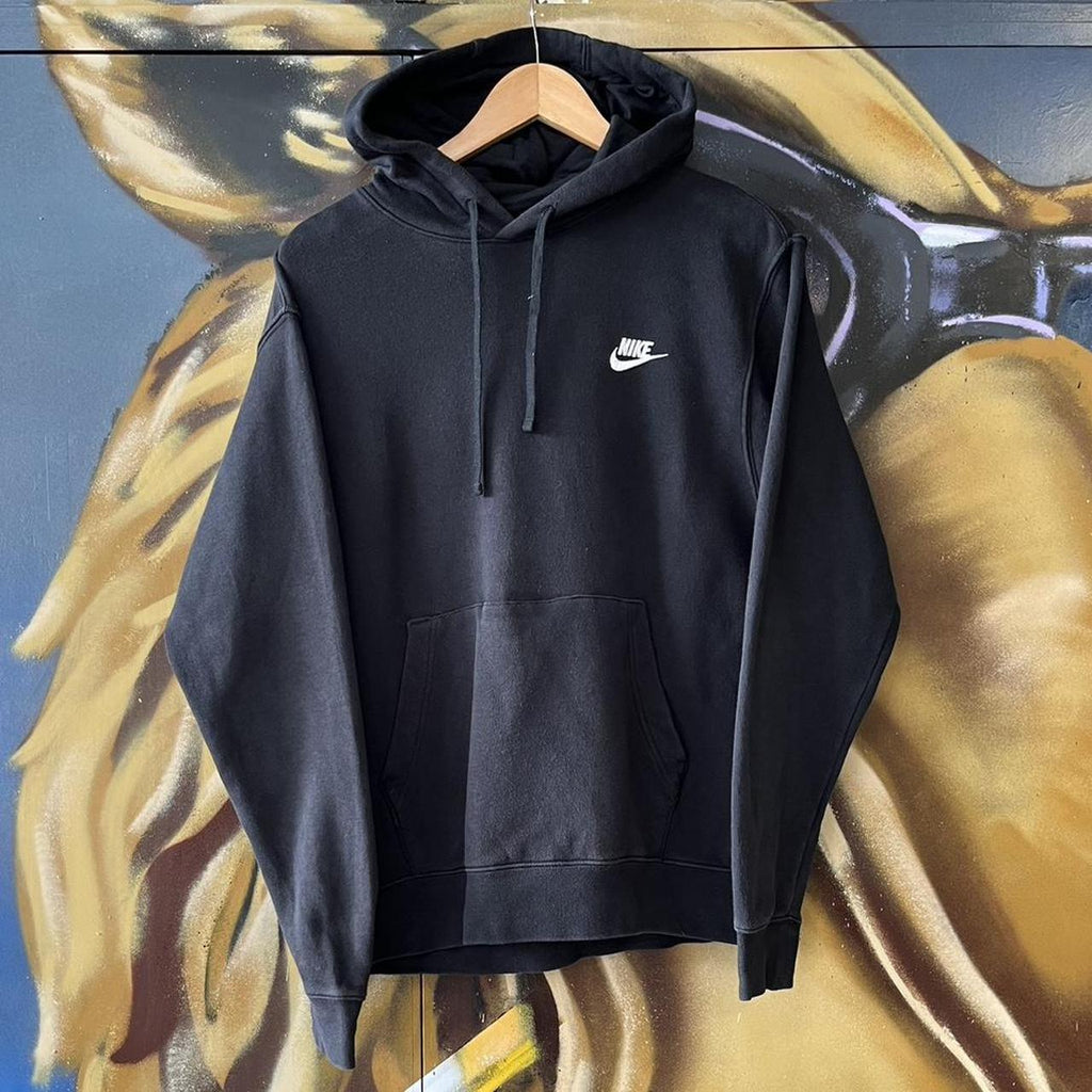 Nike Essential Small Embroidered Swoosh Hoodie