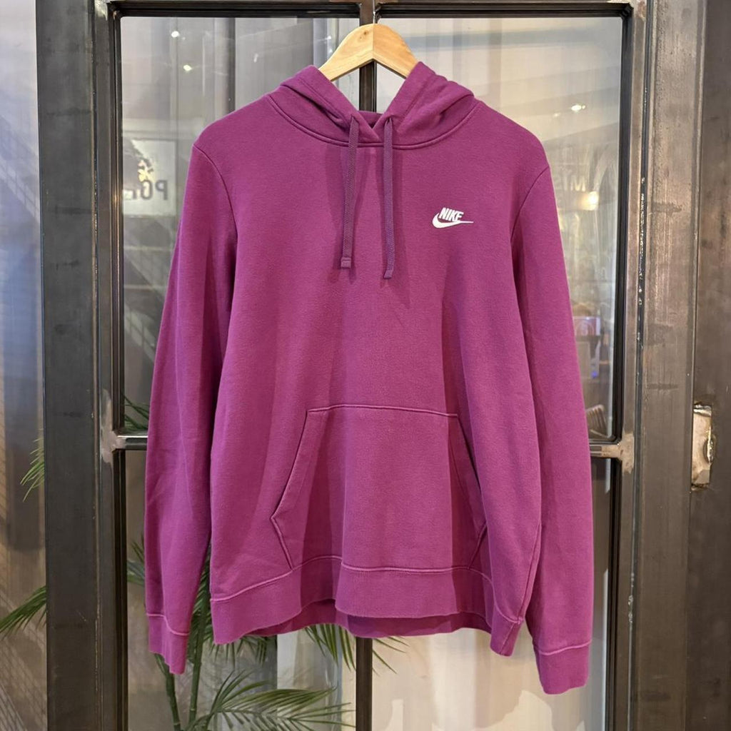 Vintage Retro Essential Pink Nike Sweatshirt Hoodie with embroidered swoosh logo #90s #sportswear #essential #nike #y2k