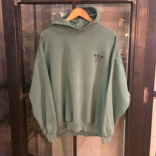 0325H13F - Vintage Retro Essential Green Adidas Originals Sweatshirt Hoodie with print logo #90s #sportswear #essential #adidss #y2k