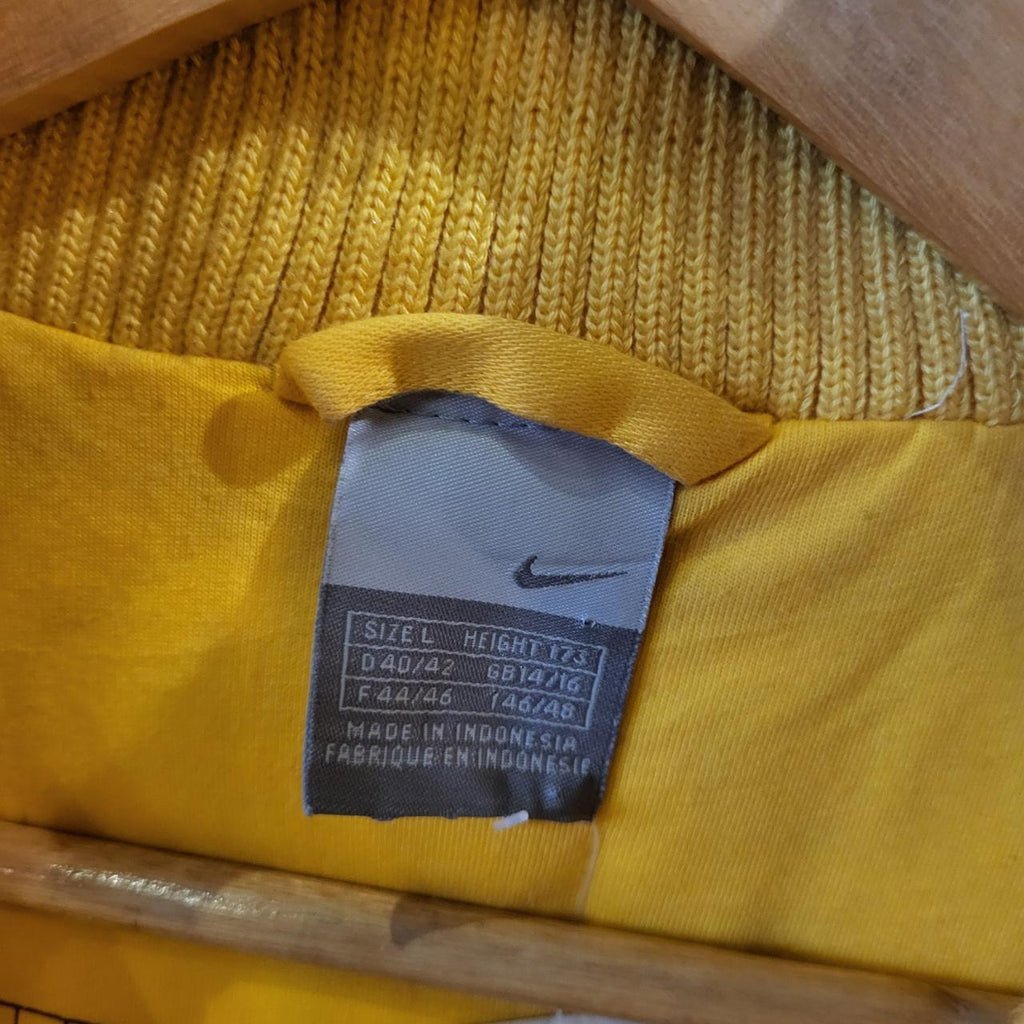 WCJ001 - Vintage retro Yellow essential Nike gilet bodywarmer down sleeveless puffer padded jacket coat branded with logo #nike #gilet #y2k #bodywarmer #alig