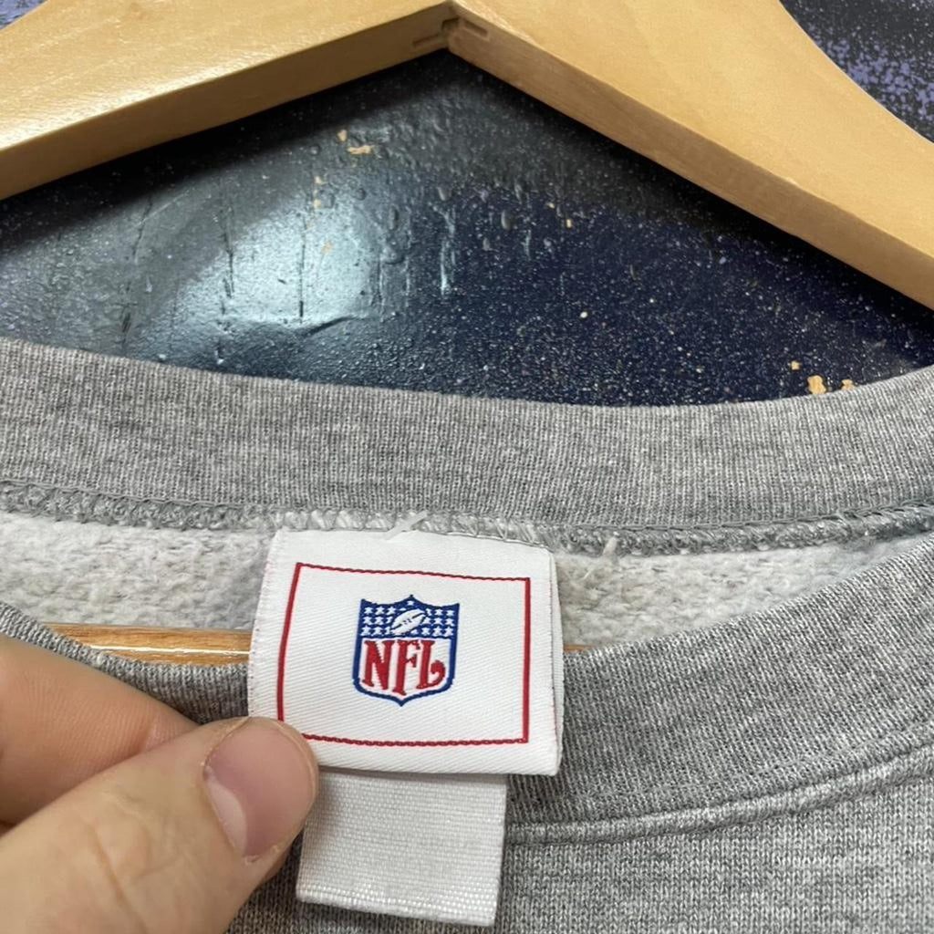 Vintage NFL Atlanta Falcons Spellout Sweatshirt
