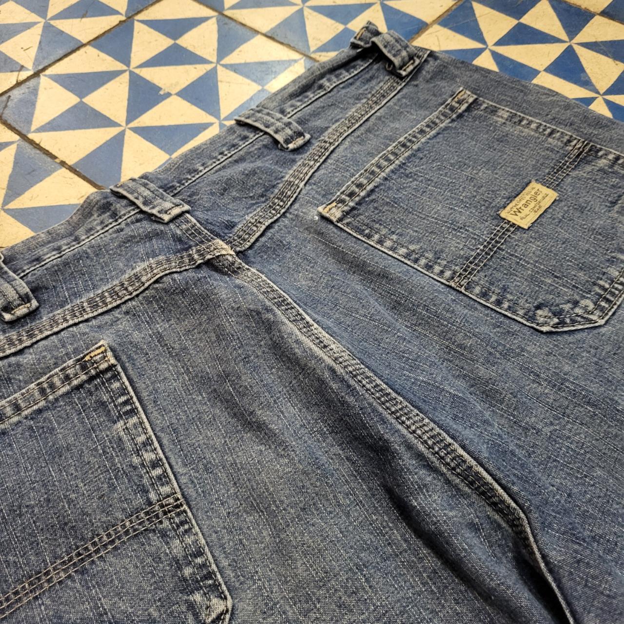 JRT333 - Vintage Retro Wrangler Blue Wash Denim Oversized Baggy Shorts Jorts with detailed embroidered Logo graphic carpenter workwear Old School Hip Hop skate grunge faded 90s Y2K style