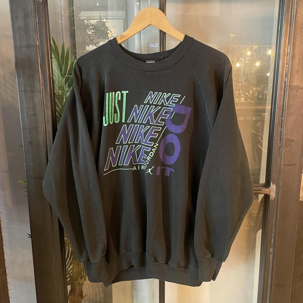 SWT044 - Vintage black 90s just do it black sweatshirt