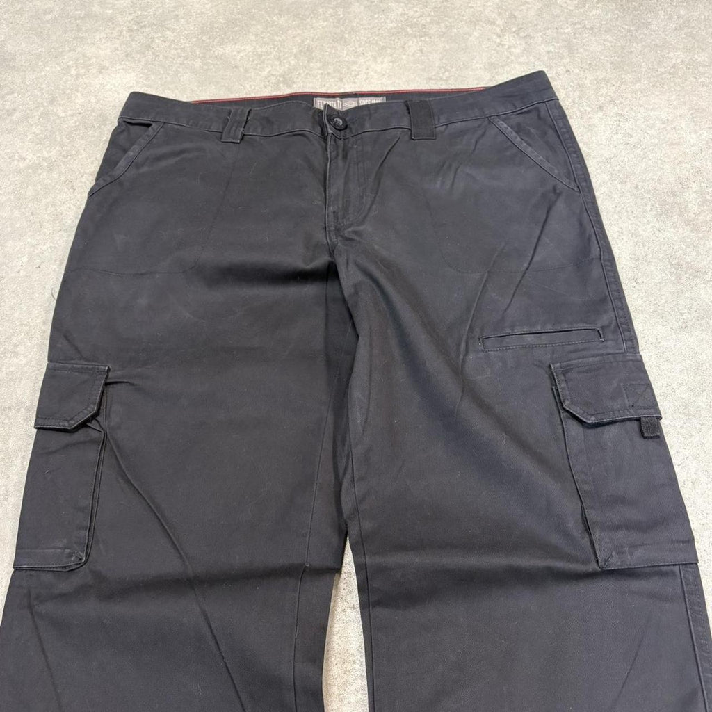 BR1912AAH-U - Vintage retro essential Black Dickies Straight Leg Cargo Trousers pants casual workwear #cargo #utility #workwear #straightleg #dickies