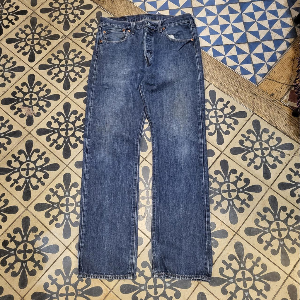 JNS1029BR - Vintage retro essential Levi’s 501 Blue Wash Denim Jeans Trousers pants #denim #straightleg  #levis #levis501