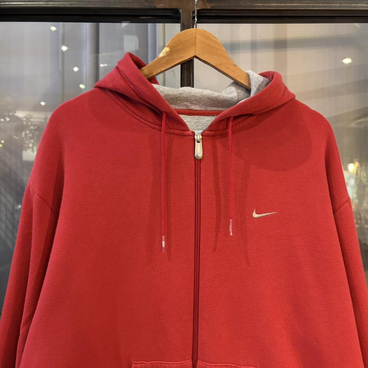 MA0109DT-F - Vintage Retro Essential Red Nike Full Zip Sweatshirt Hoodie with embroidered swoosh logo #90s #sportswear #essential #nike #y2k