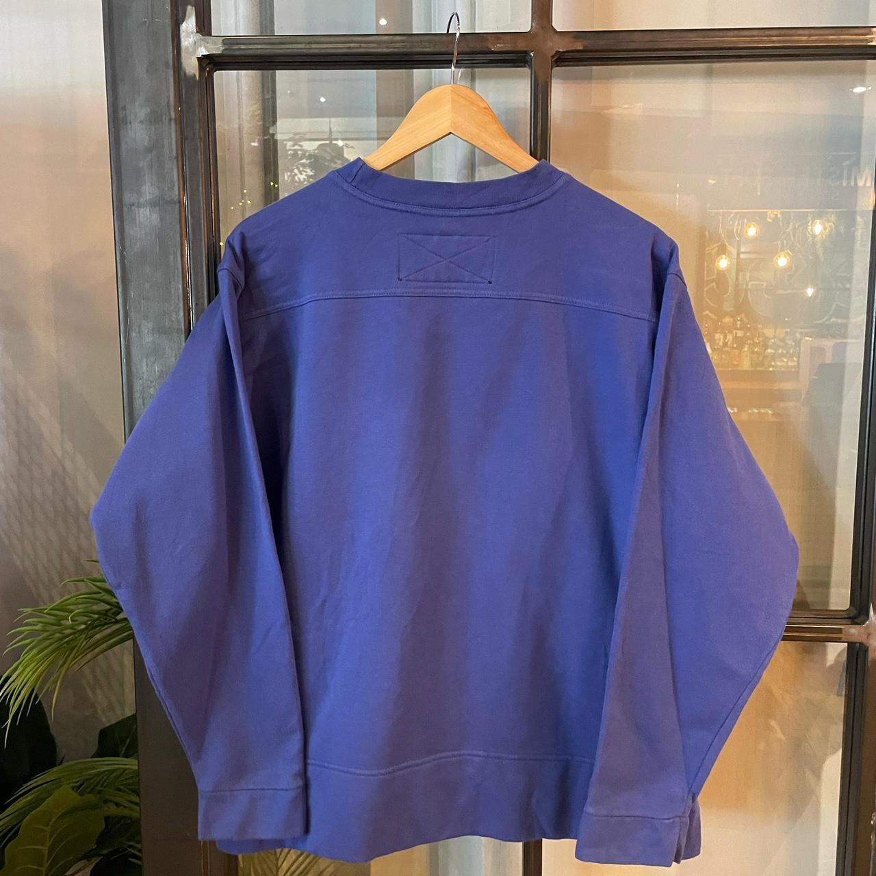 0325A33P - Vintage Retro Essential Purple Nike Crewneck Jumper Sweatshirt with embroidered chest logo #90s #sportswear #essential #y2k #nike