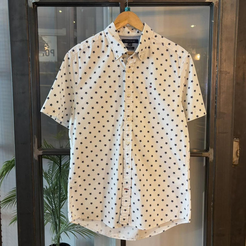 BR2804BH-P - Vintage Tommy Hilfiger All Over Navy Star Print White Short Sleeve collared button up polo shirt top #Y2K #preppy #tommy #smartcasual #oldmoney
