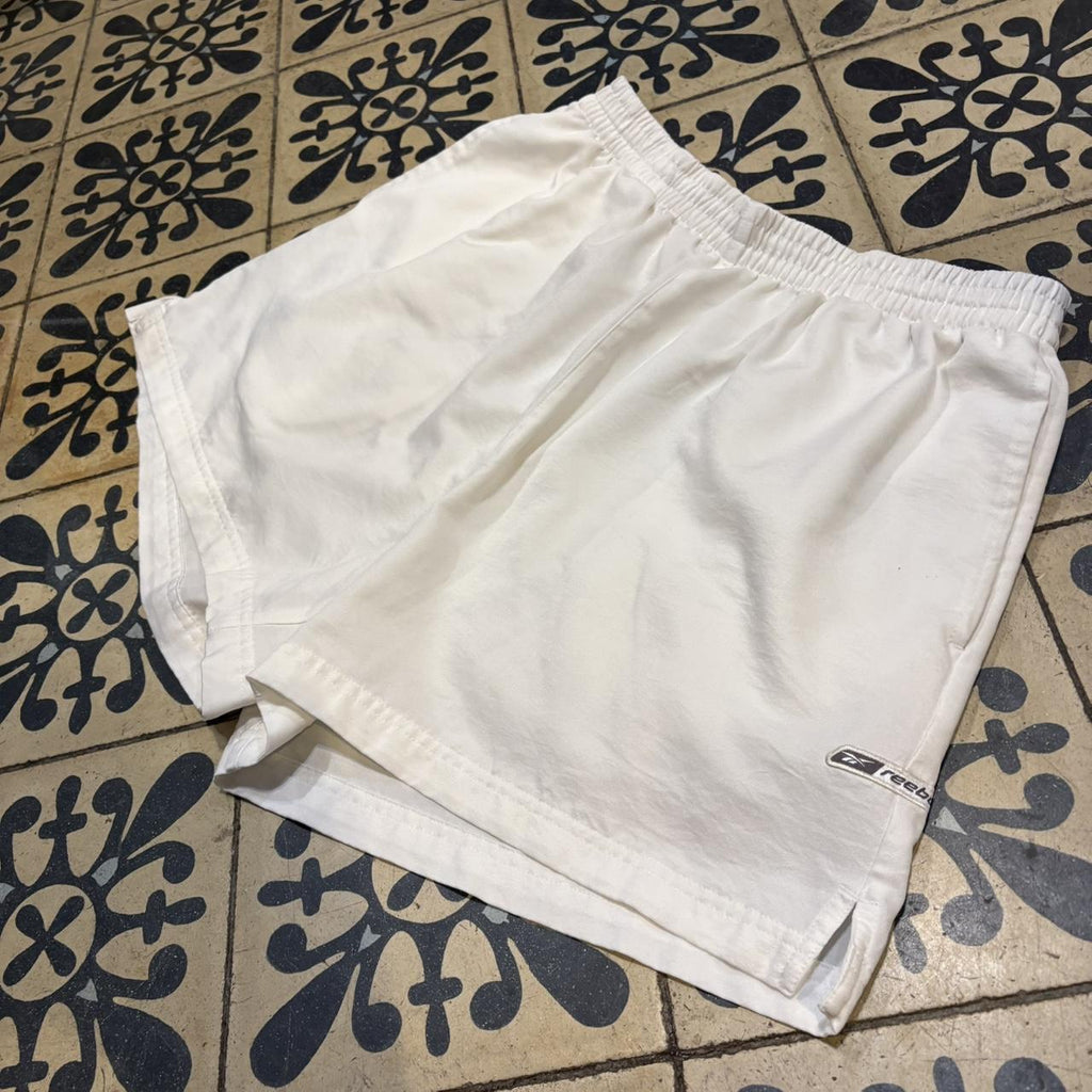 B0425A29 - Vintage Retro Essential White Reebok Running Activewear Shorts with patched logo #running #sportswear #reebok #football