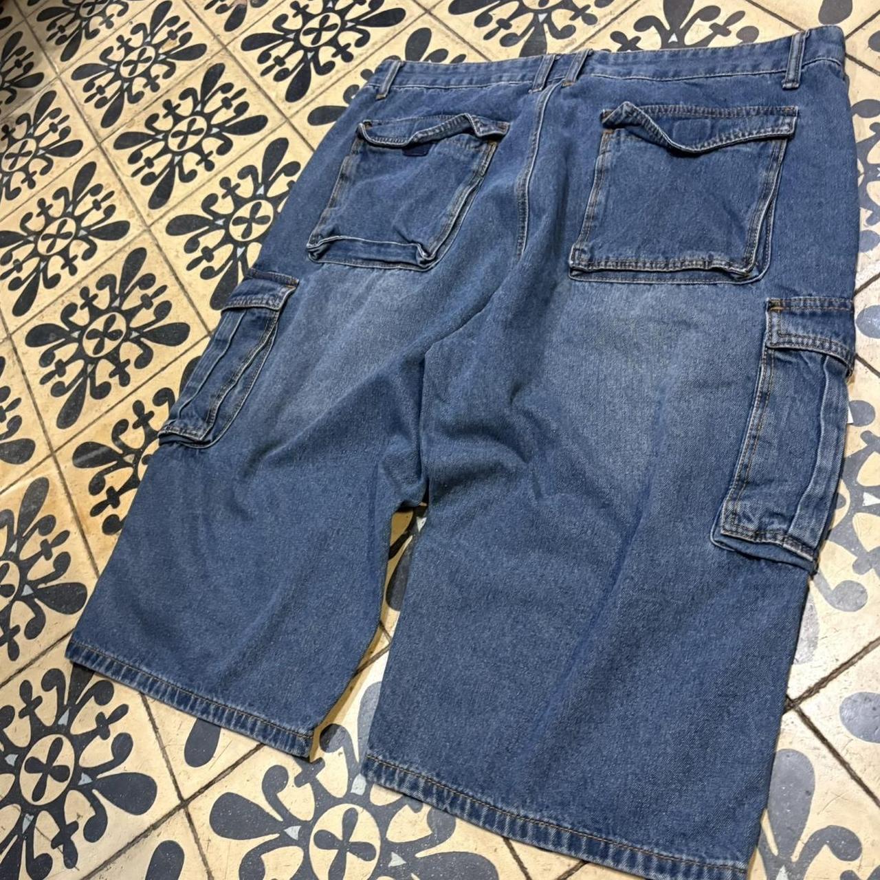 MA0503P-P - American Vintage Retro Essential Jeans & Fashion Blue Wash Denim Shorts Jorts with detailed patch Logo hip hop baggy wide leg 90s 00s y2k grunge streetwear style workwear #hiphop #90s #jorts #skater